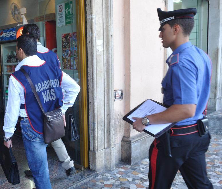 Lavoro nero, multa da 6.000 euro a un bar