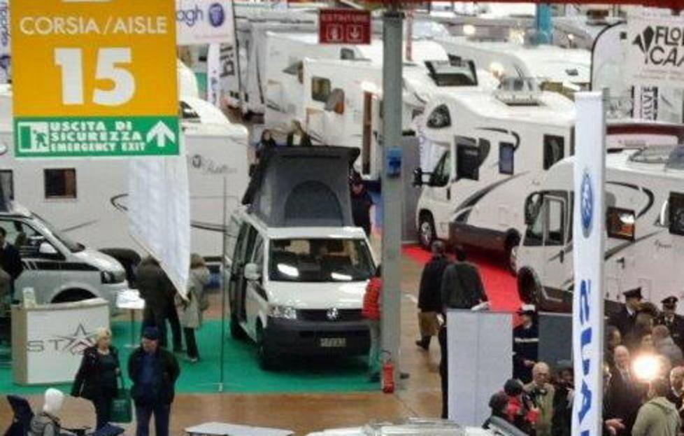 Gli sbandieratori per il gran finale 