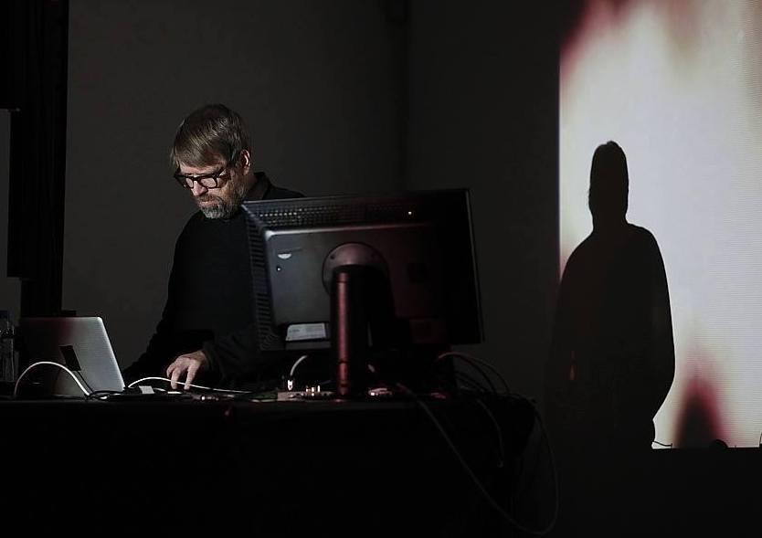 Crowfundig a Vignola per portare al Ribalta il videoartista Weberg
