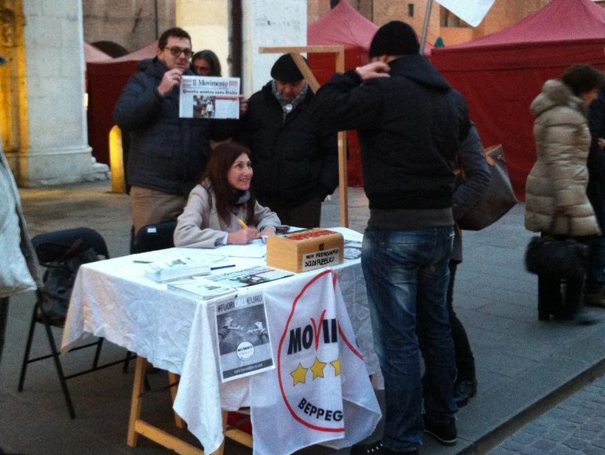 M5S contro euro, 200 firme