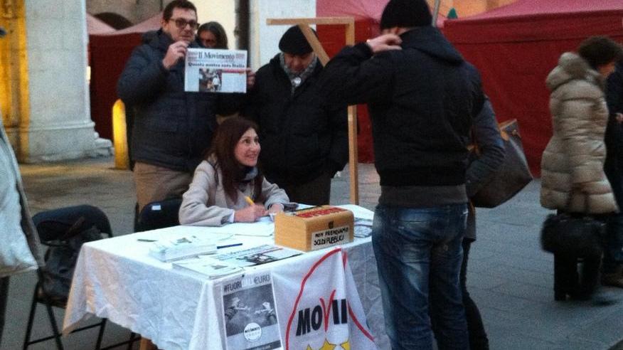 M5S contro euro, 200 firme