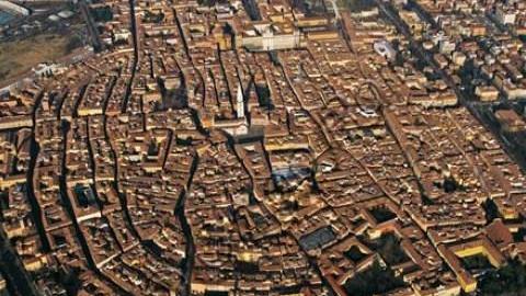 Negozi in agonia, sos al Comune