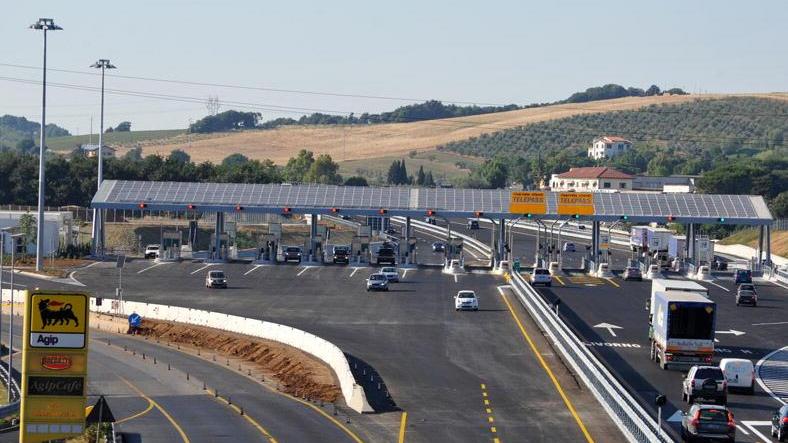 Il casello di Rosignano-Vada sulla A12