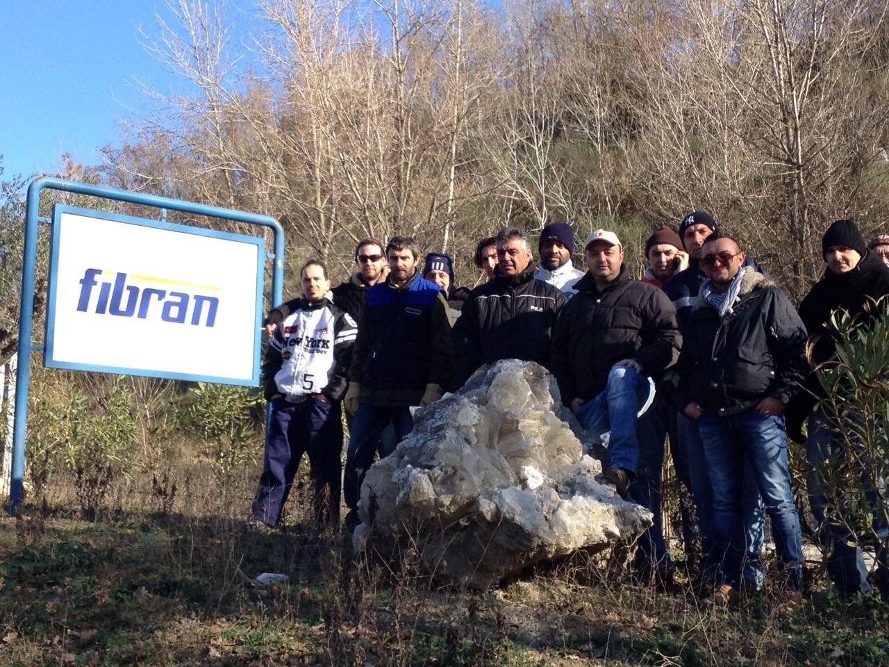 Il presidio dei lavoratori della Fibran di Roccastrada 