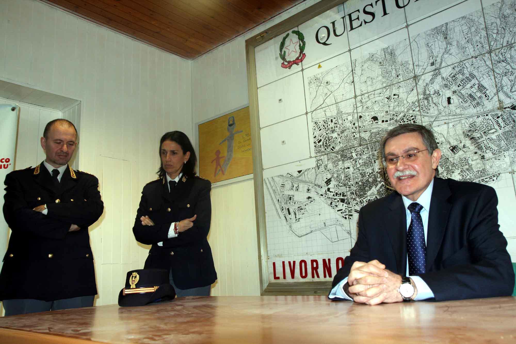 Il nuovo questore Orazio D'Anna, sullo sfondo la portavoce Angela Amato e il capo di gabinetto Daniele Ridente (Salvini/Pentafoto)