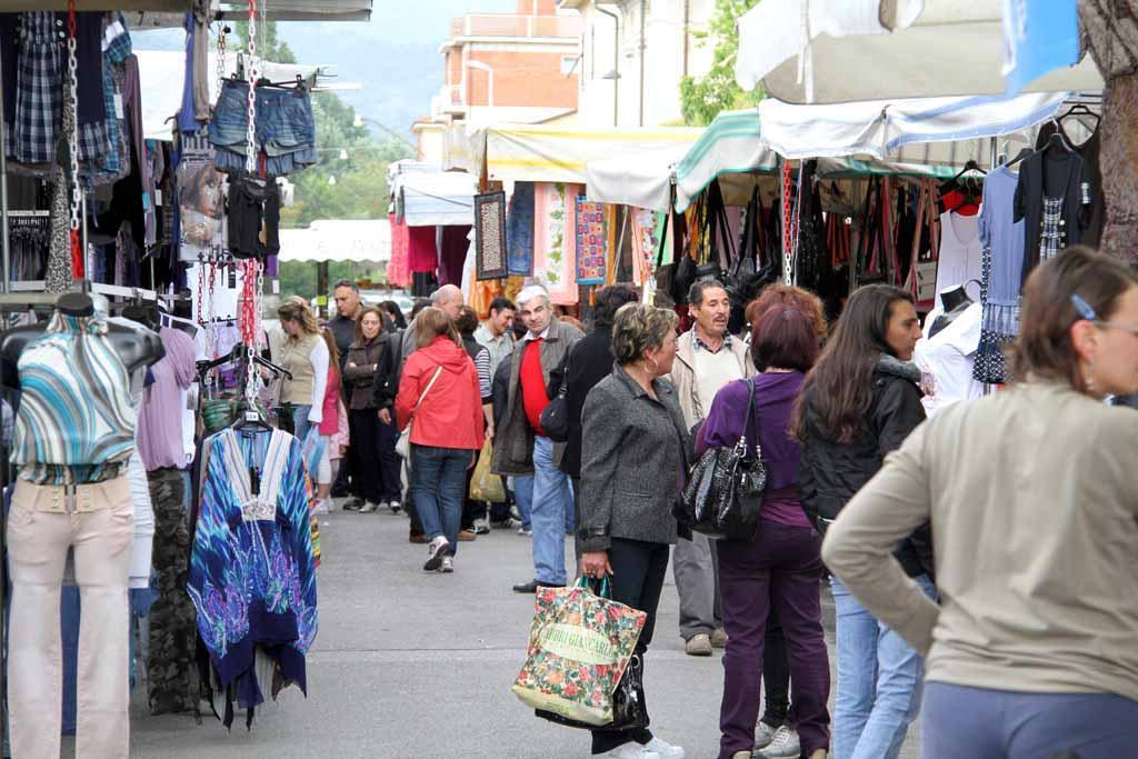Il mercato di Marina di Massa