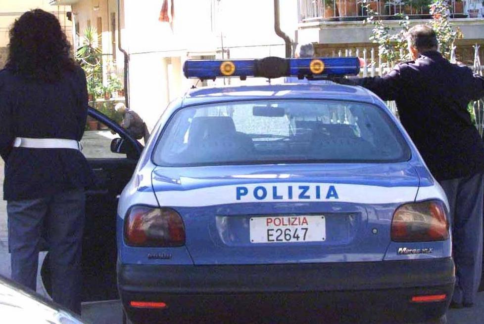 Una commessa: «Costrette a vivere in mezzo al pericolo»