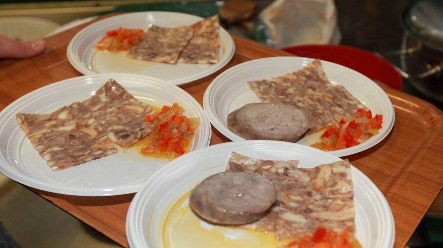La "maialata" di Massenzatico, non esattamente vegana