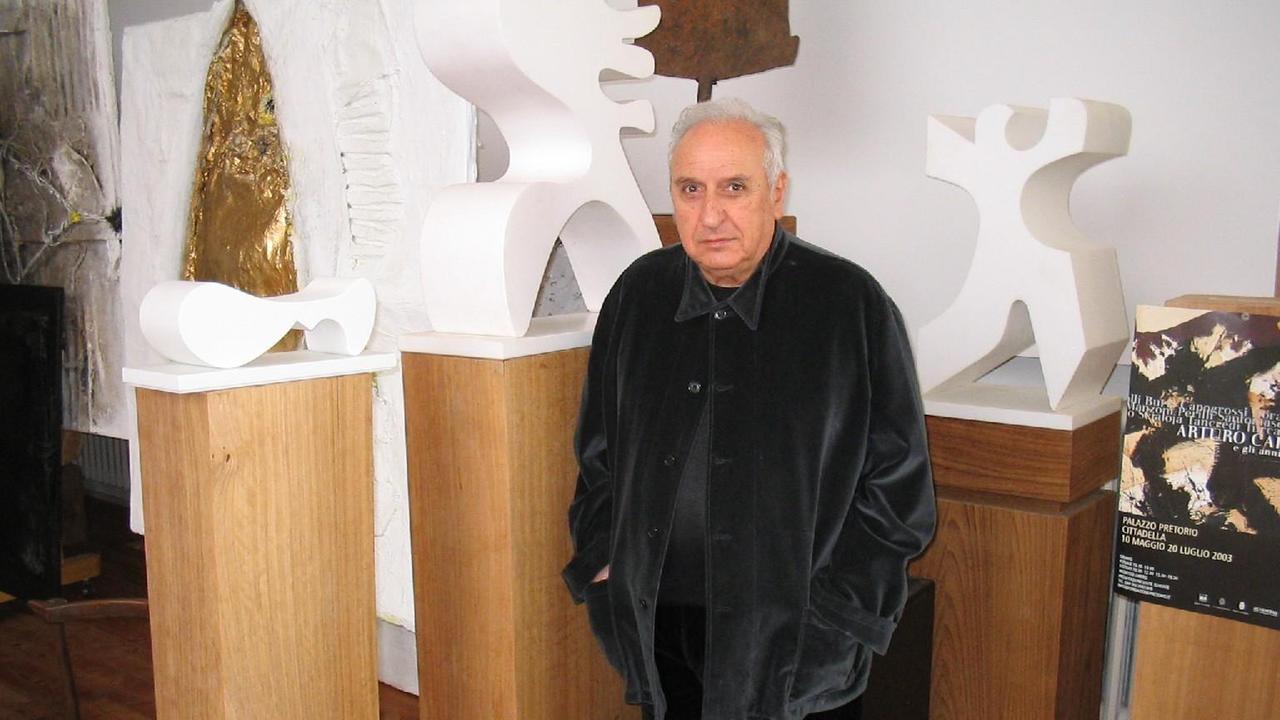 Arturo Carmassi