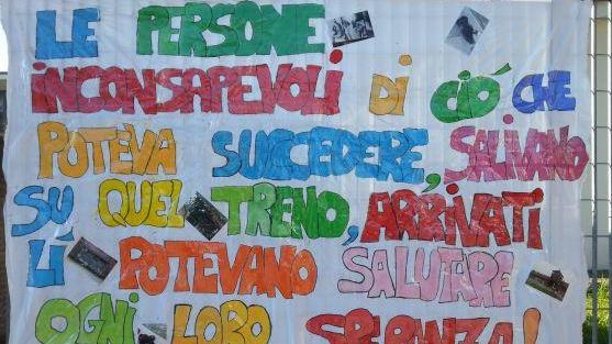 Uno striscione realizzato alla scuola media Leonetto Tintori