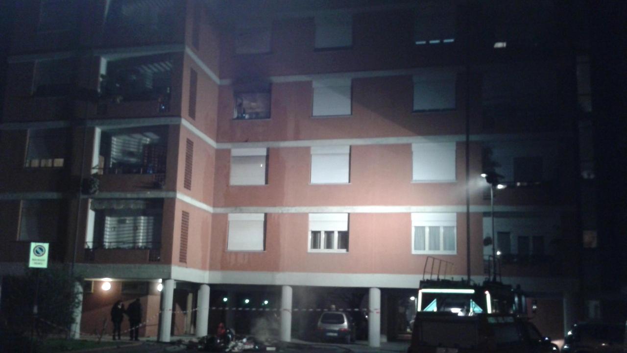 Incendio in un appartamento in via De Gasperi