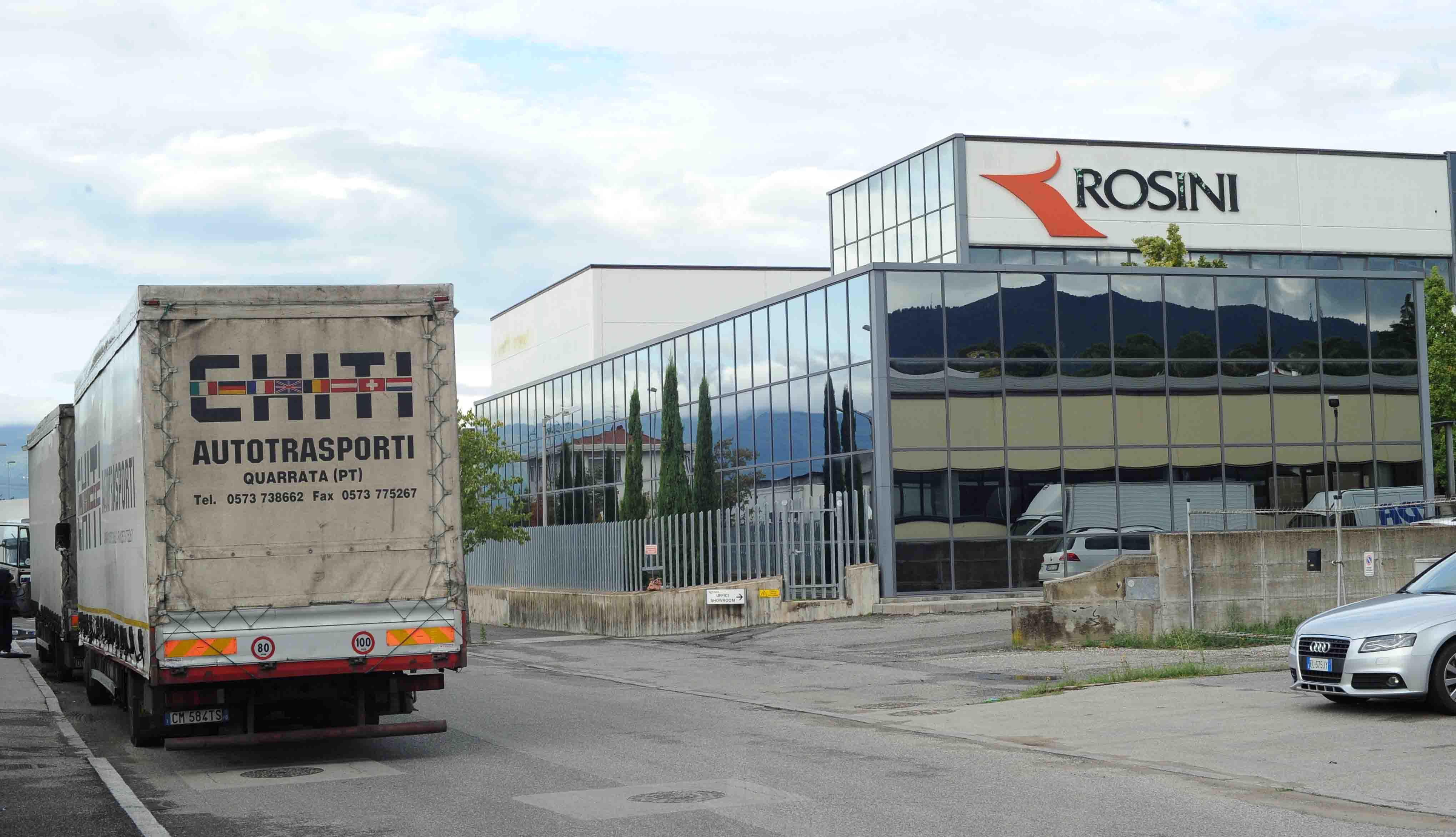 La sede del mobilificio Rosini, in via Piemonte a Quarrata (foto Gori)