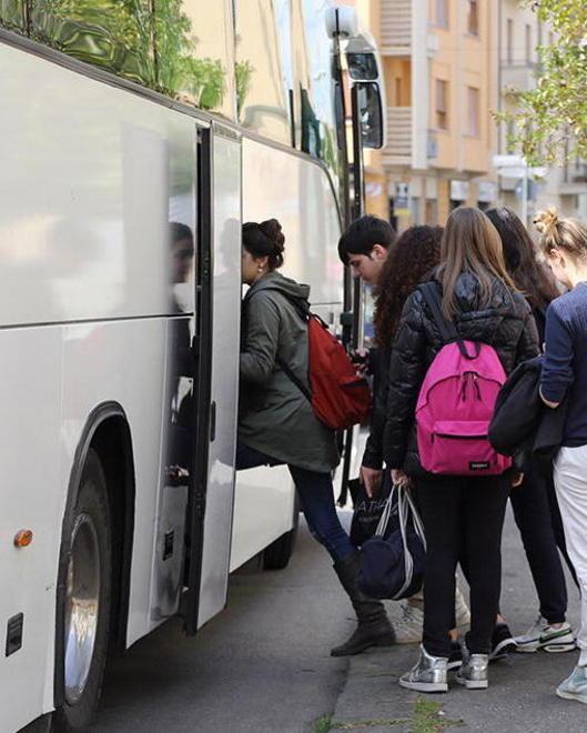 Cambiano due corse degli autobus 