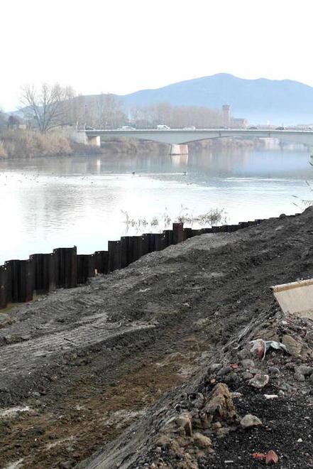 L’Incile si sta aprendo un varco verso l’Arno 