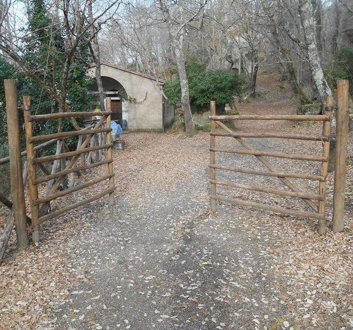 Degrado al parco archeologico di Vitozza 