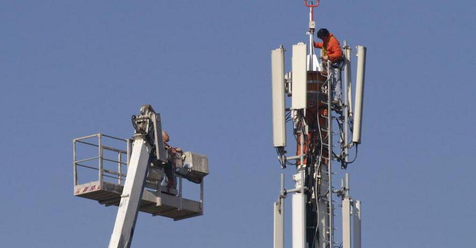 Il comitato paesano contesta le due antenne per i cellulari