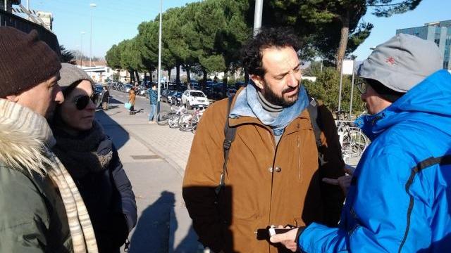 L'incontro di alcuni residenti di via delle Fonti con l'assessore Valerio Barberis
