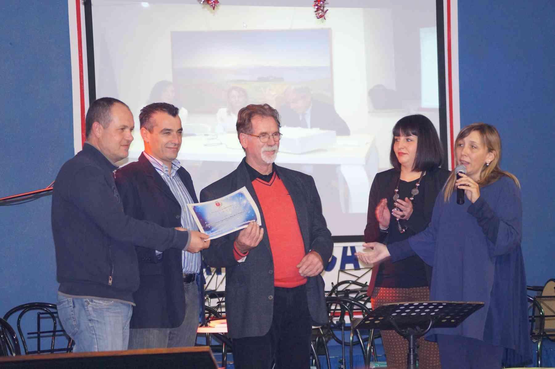 La premiazione di Michele Macelloni, Nicola Pratesi e Narciso Paoli del Basket Venturina. 
