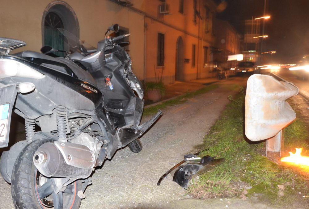 Lo scooter coinvolto nell'incidete (foto Silvestri Pentafoto)