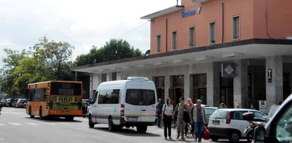 Pusher scende dal treno con 50 grammi di eroina 