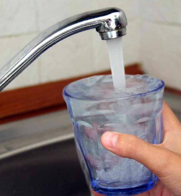 Rincarano le bollette, acqua più salata 