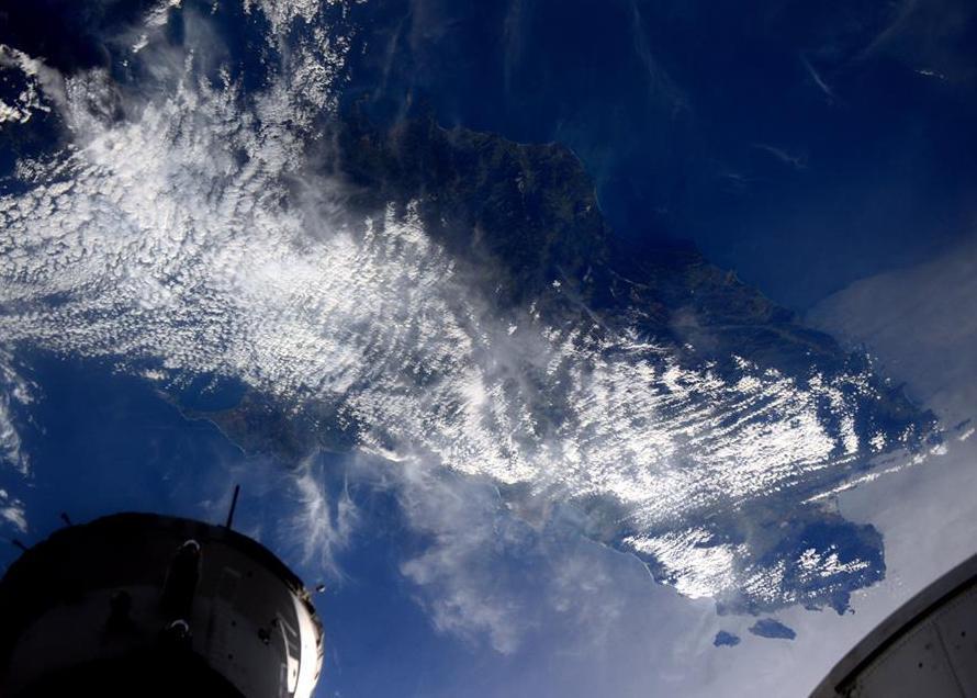 Samantha saluta ancora la Sardegna