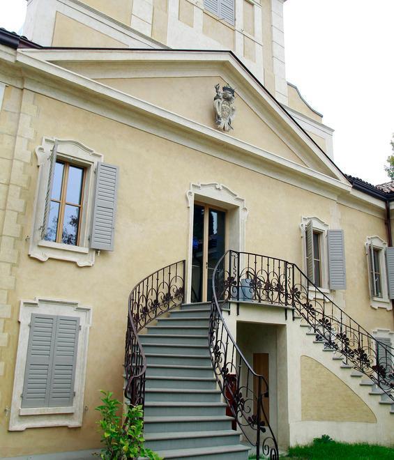 Villa Giacobazzi, rubati computer e soldi