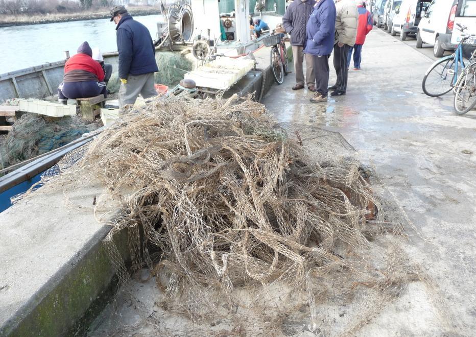 I pescatori: il mare invaso dalle reti