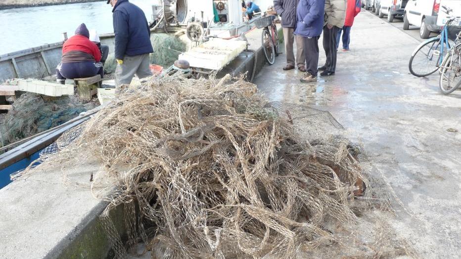 I pescatori: il mare invaso dalle reti