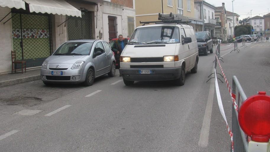 «Le transenne uccidono i nostri negozi»