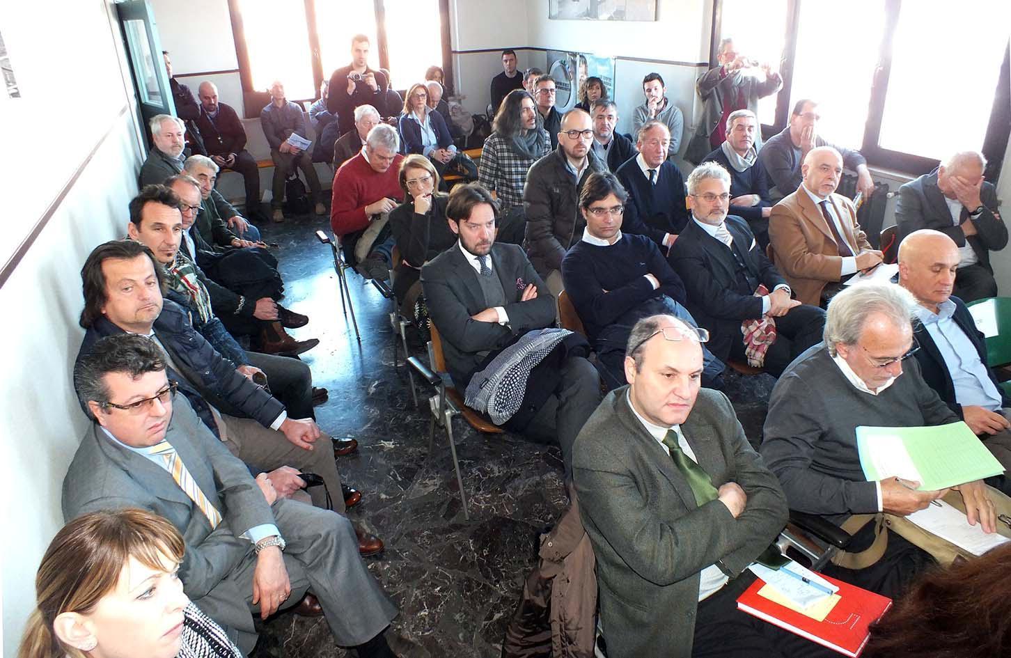 Il connegno sul porto di Piombino (foto Paolo Barlettani)