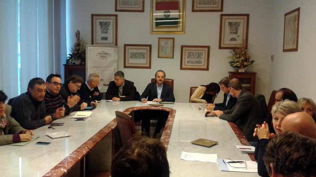 La conferenza dell'assessore regionale Salvatori con i sindaci apuani