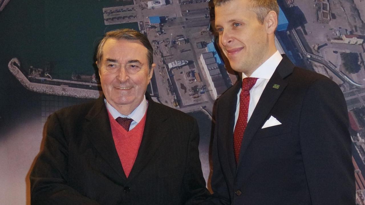 Giuliano Gallanti, presidente dell'Authority di Livorno, e Joern Schneider, amministratore delegato di Masol Continental Biofuel