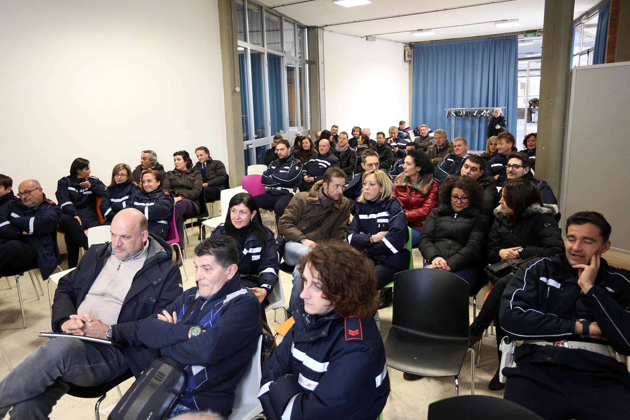Gli agenti della polizia municipale dell’Unione riuniti in assemblea