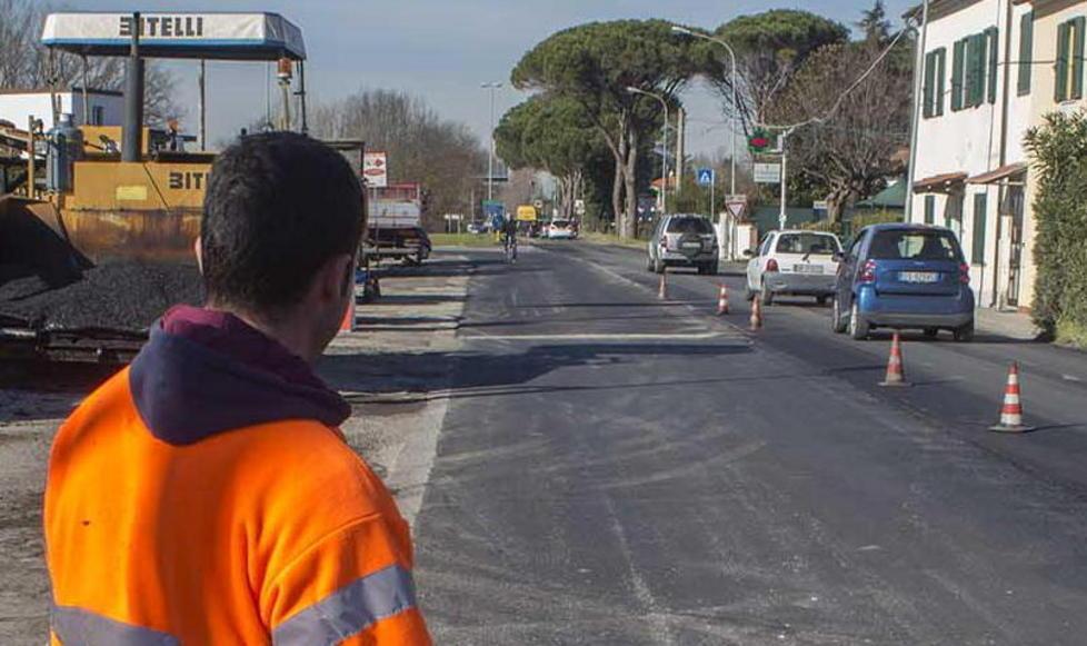 Via Pietrasantina è la prima ad avere un nuovo asfalto 