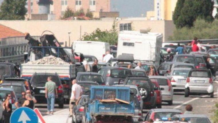 Corsie di accelerazione? No, corsie di immissione (con tanto di segnale di Stop)