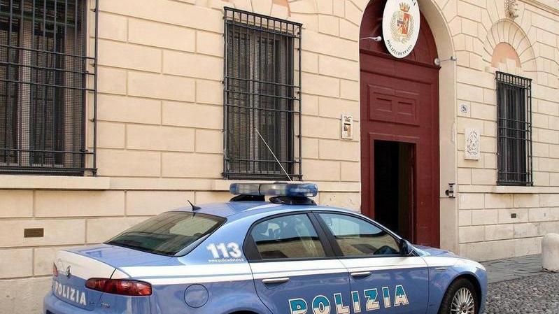 Nasconde la merce nello zainetto, nei guai per furto
