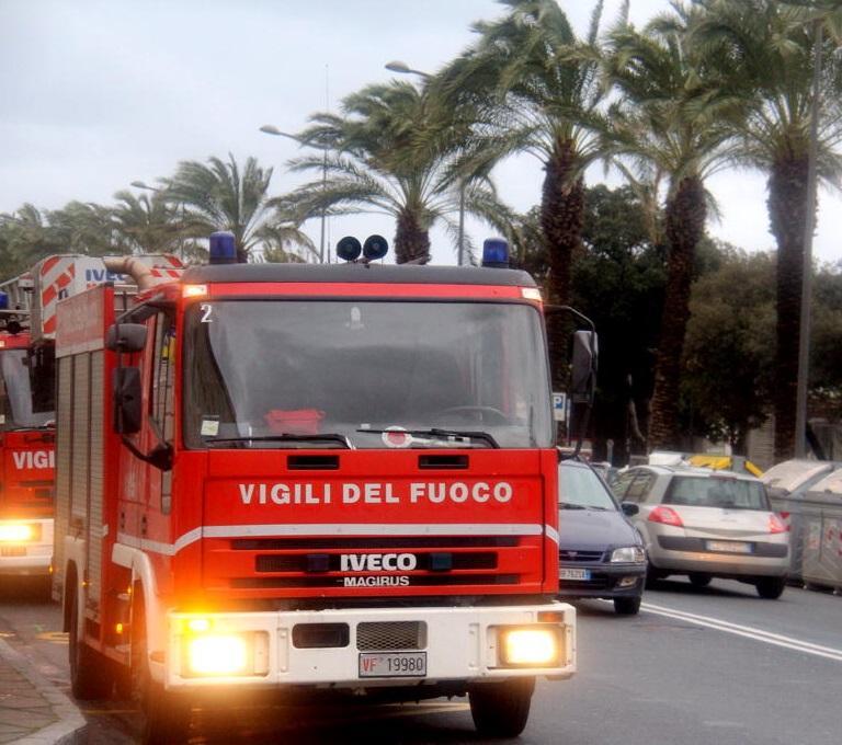 Vigili del fuoco in azione per il maltempo