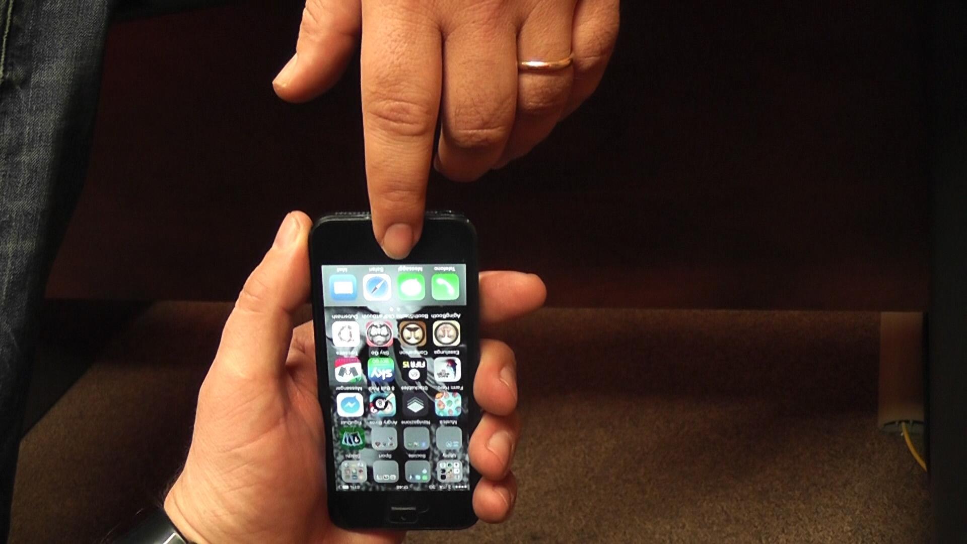 Imprenditore tradito dall'impronta sull'iPhone 6