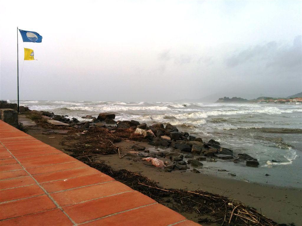 Mareggiata a Castiglione della Pescaia (foto d'archivio)