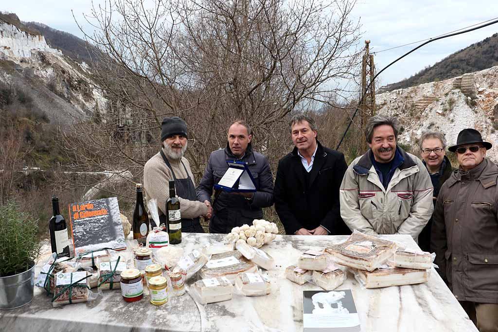 La premiazione da parte del Touring Club