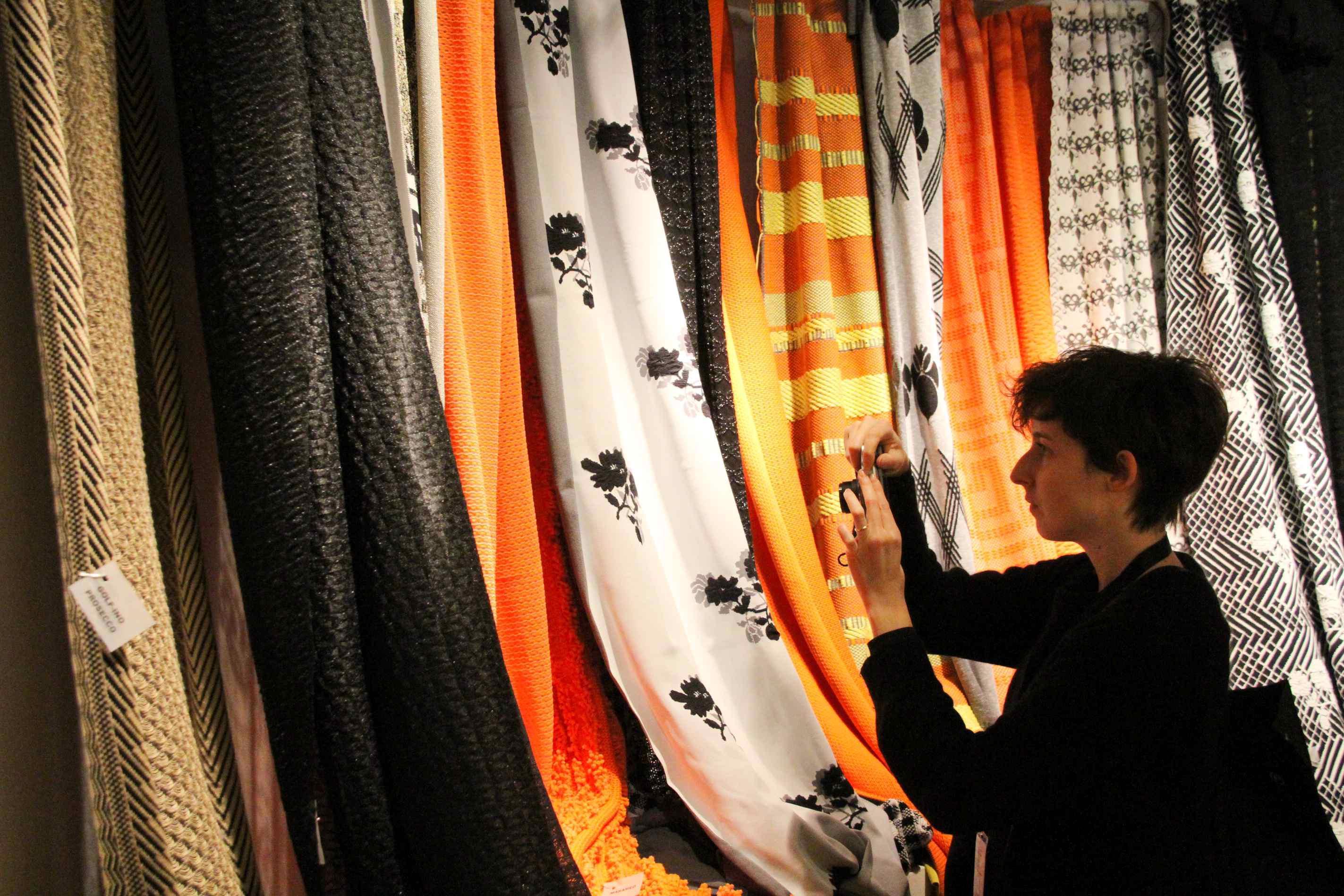 Uno stand di Pitti Filati