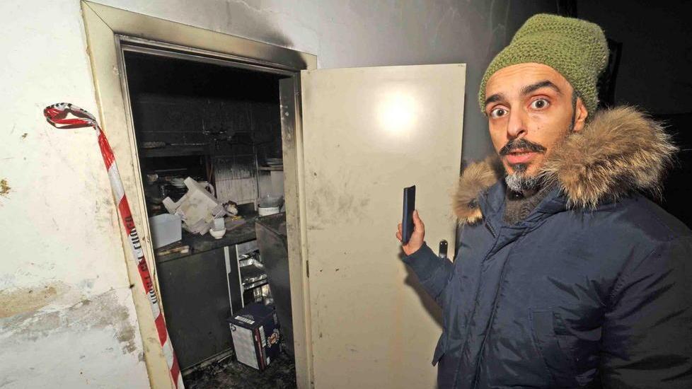 Incendio al pub, chiuso lo Sherlock Holmes
