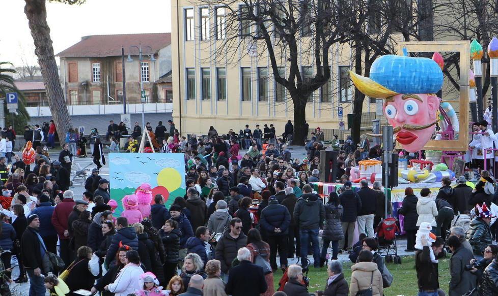 Corso mascherato a rischio pioggia 