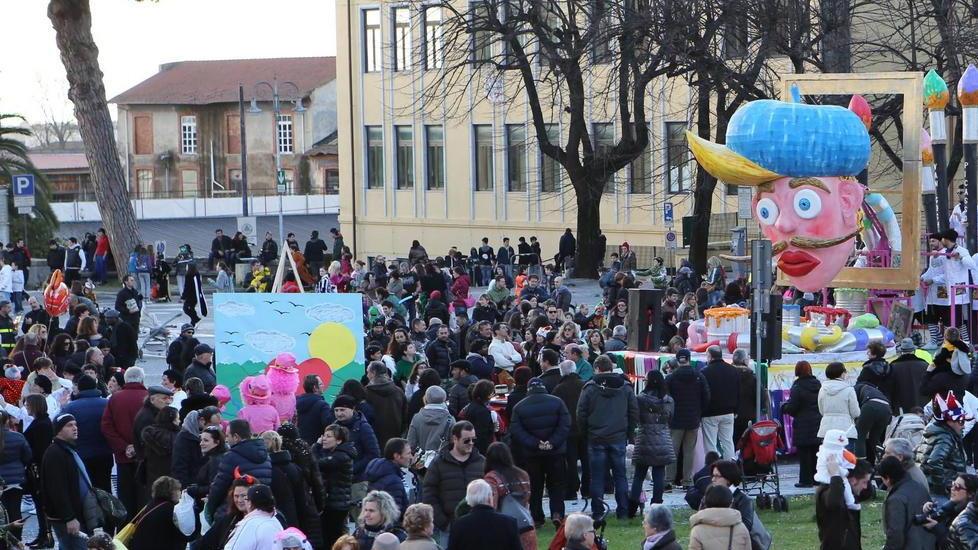 Corso mascherato a rischio pioggia