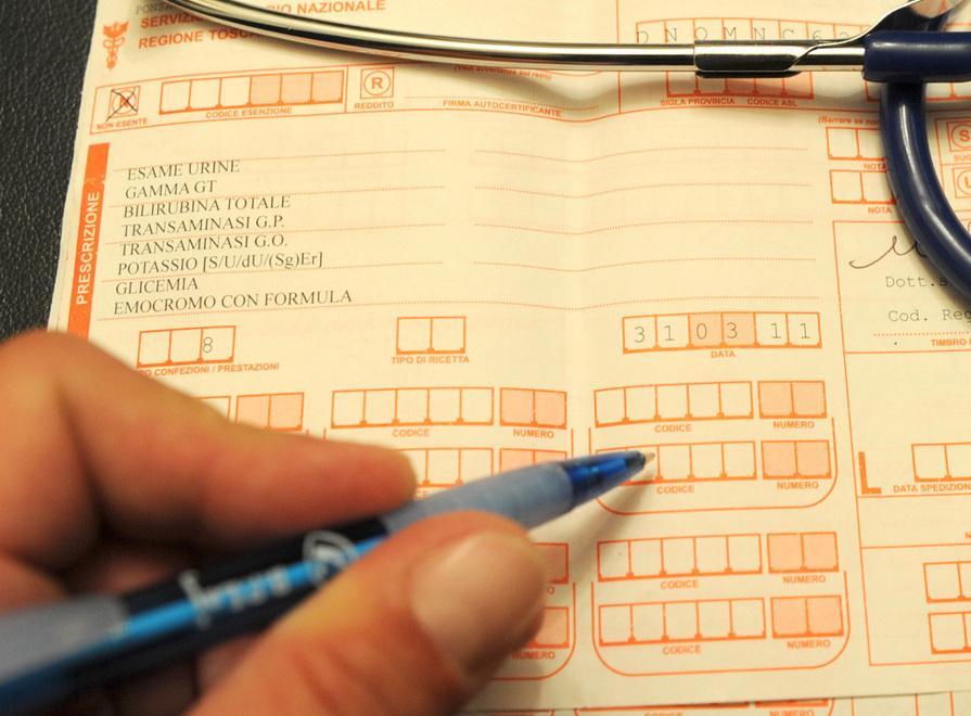 Curava i turisti, ma non era un medico 