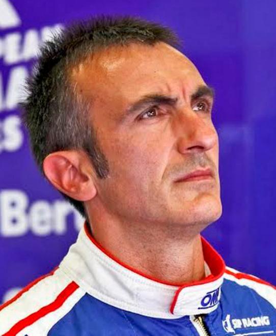Andrea Bertolini vola, poi Longo lo “tradisce” I nuovi riders Composit