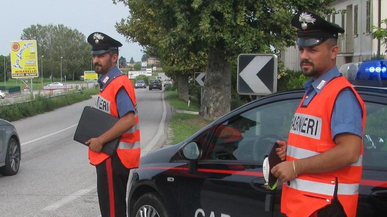 Si fa rubare l’auto che aveva in custodia