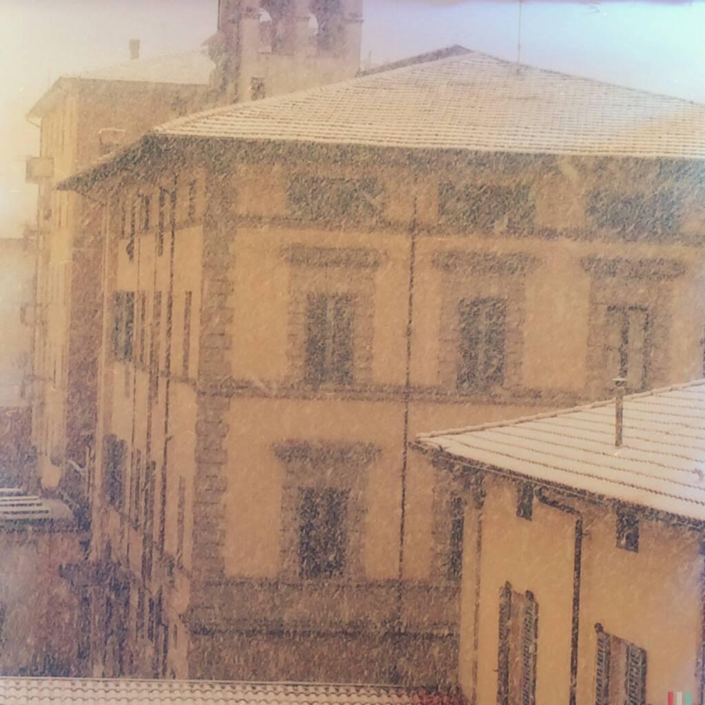 La forte nevicata che ha investito Arezzo venerdì 30 pomeriggio (dal forum Meteonetwork)