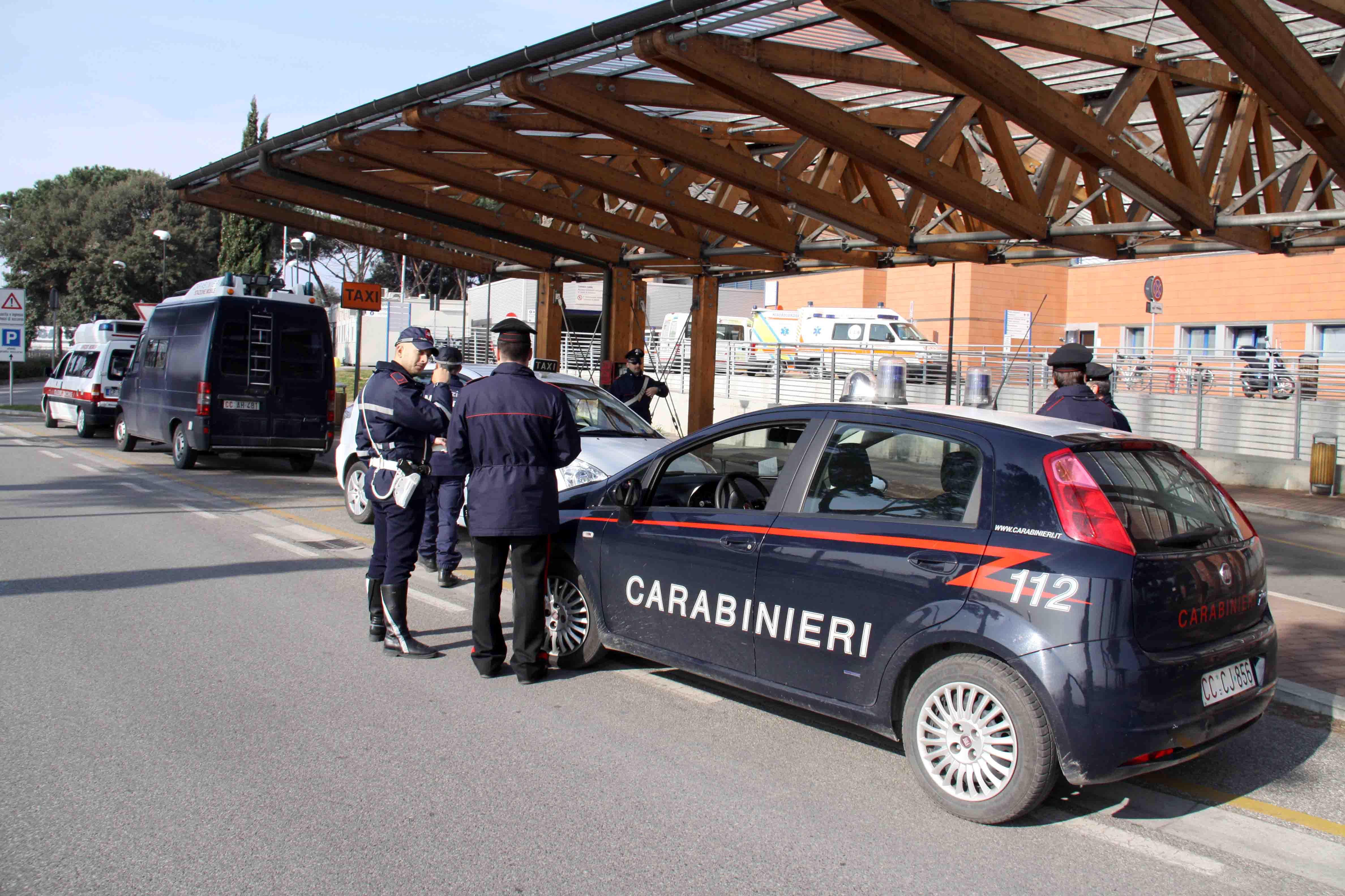 Un mezzo dei carabinieri (foto d'archivio)